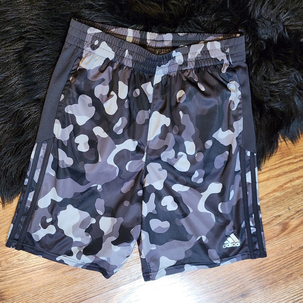 Adidas Boy's Gray And Black Camo Print Shorts Size L
